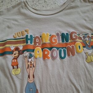 Disney "Hanging Around" t-shirt large